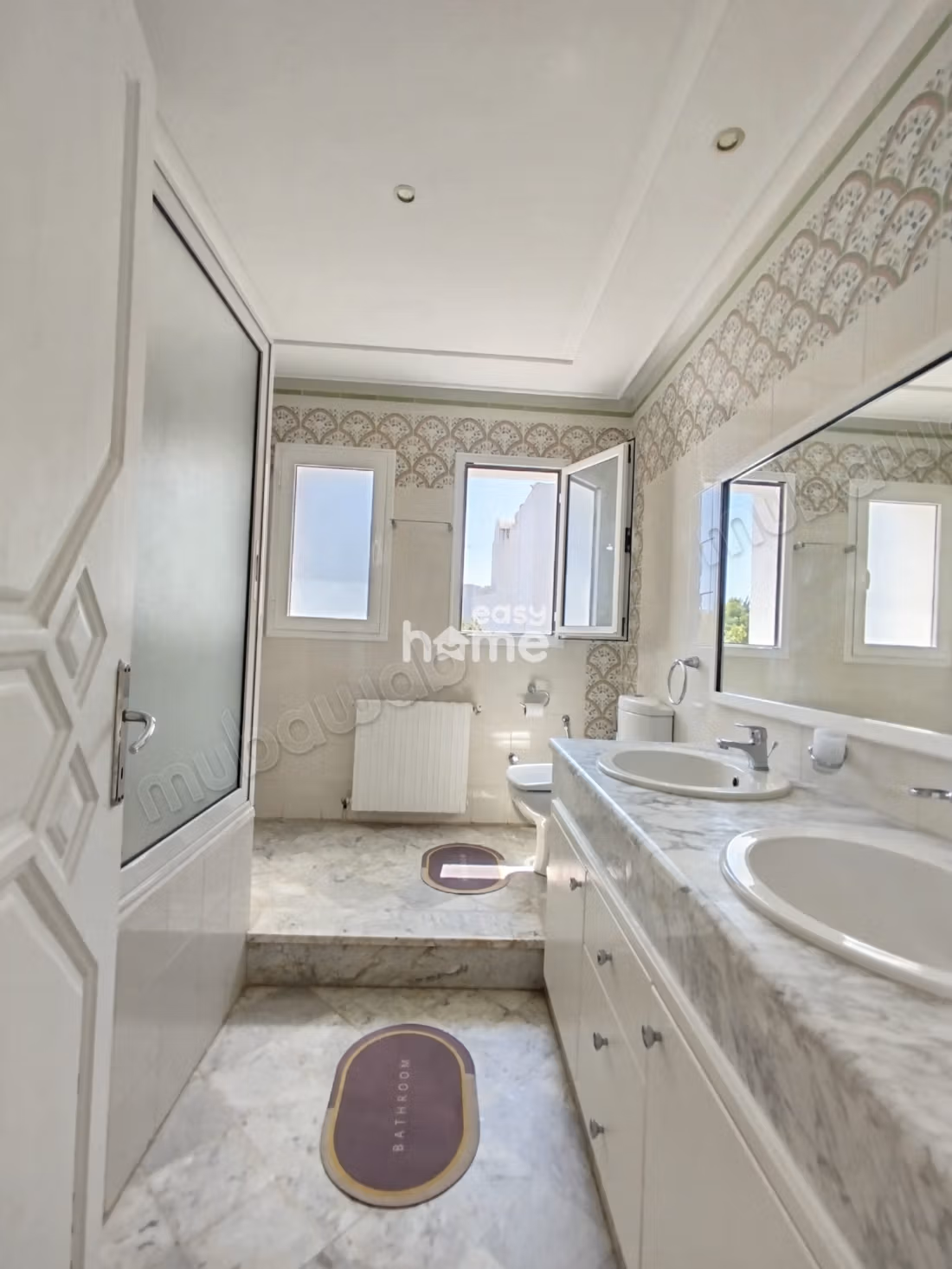 Villa meublée de 360m² sur un terrain de 740m²