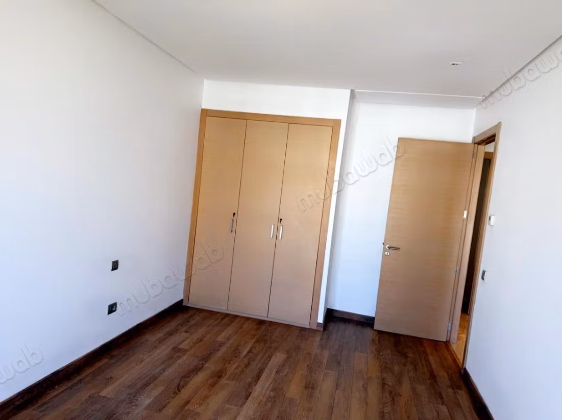 Apartment for rent in Riyadh. 4 rooms. Elevator and parking spaces