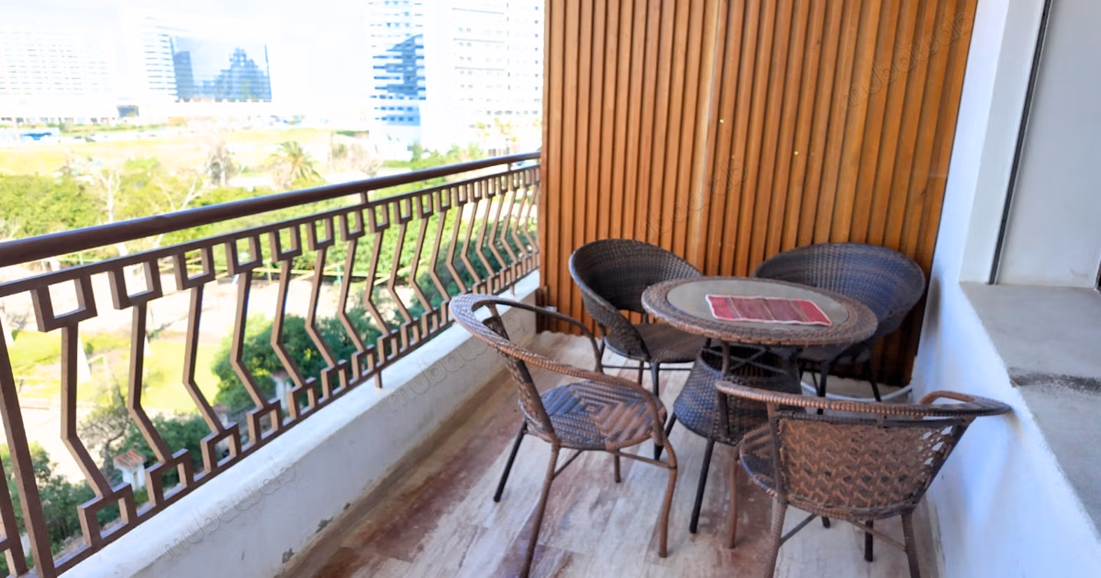 3 Bedroom Apartment - City Center