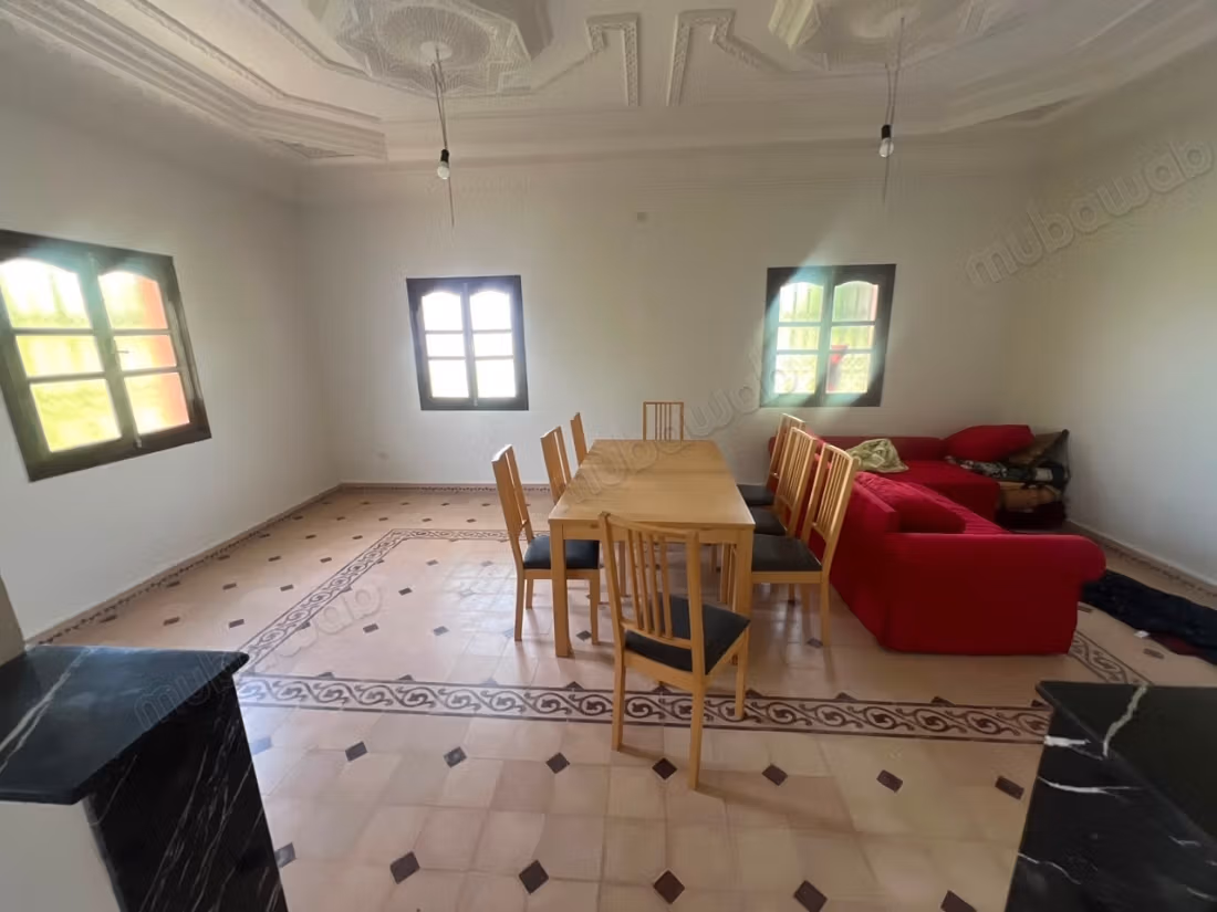 Belle Villa, non meublée, piscine jardine 14k