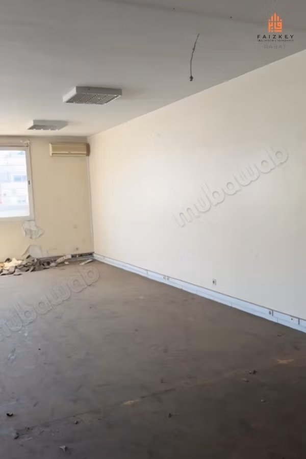 Ufficio da rinfrescare nel centro di Kenitra