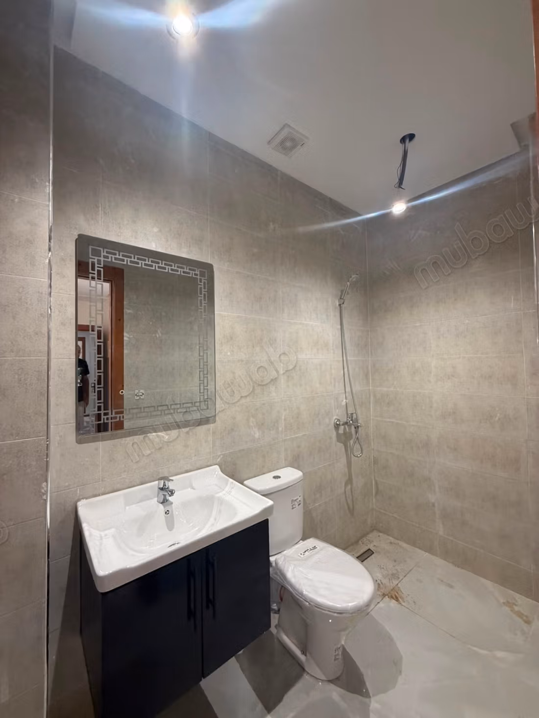 Superbe appartement à vendre à Martil. 1 pièce. Cuisine bien équipée.