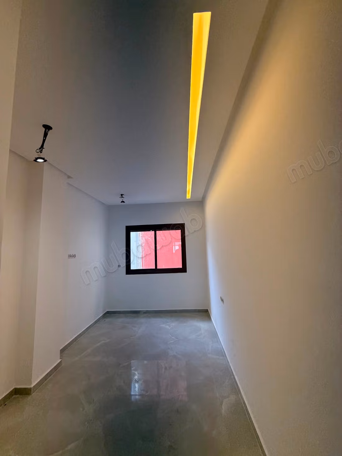 Superbe appartement à vendre à Martil. 1 pièce. Cuisine bien équipée.