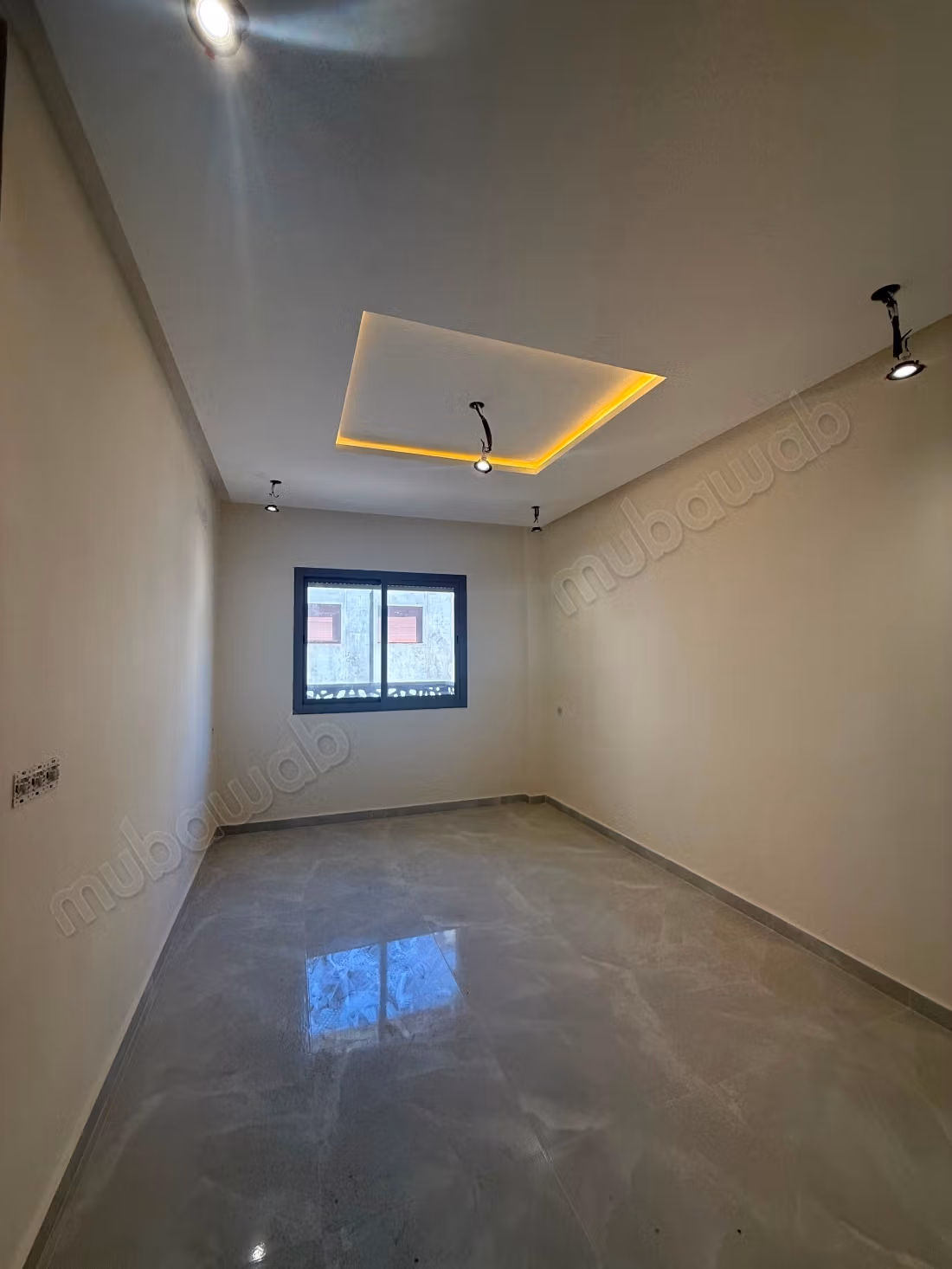 Superbe appartement à vendre à Martil. 1 pièce. Cuisine bien équipée.