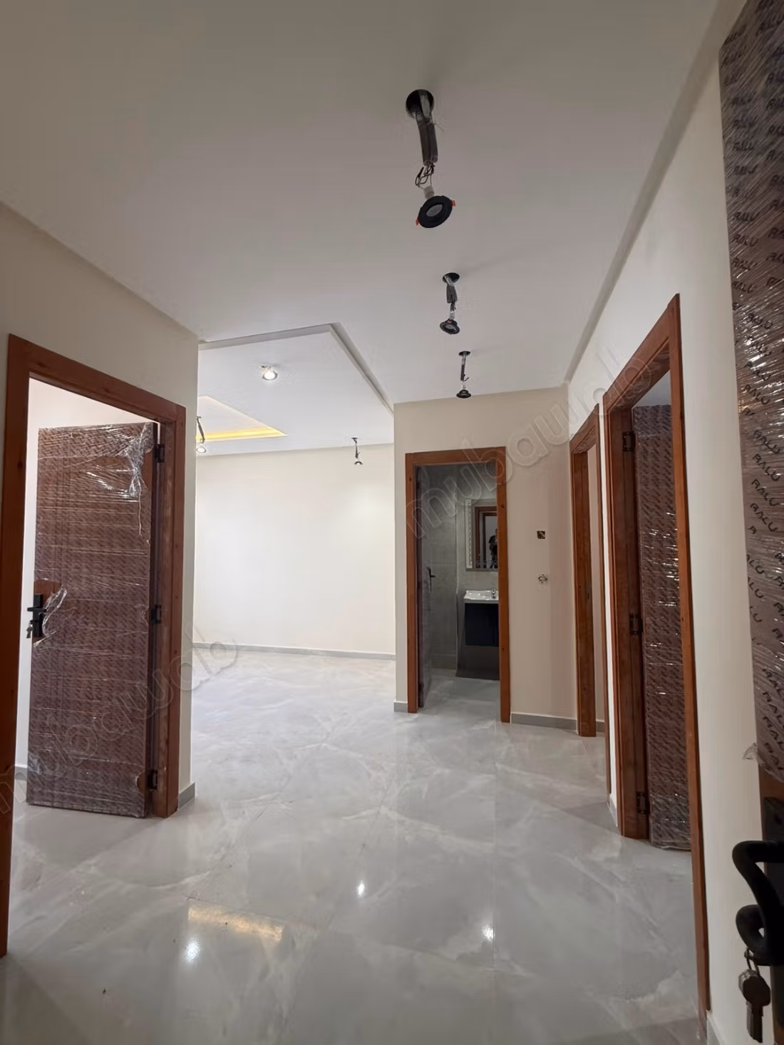 Superbe appartement à vendre à Martil. 1 pièce. Cuisine bien équipée.