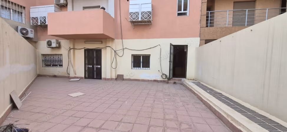 شقة غير مفروشة في معسكر غول