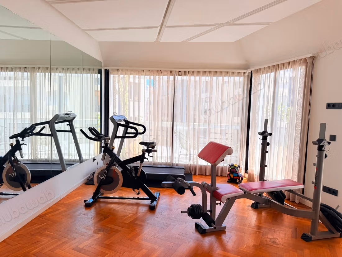Duplex de excepción amueblado, 220 m², triángulo de oro