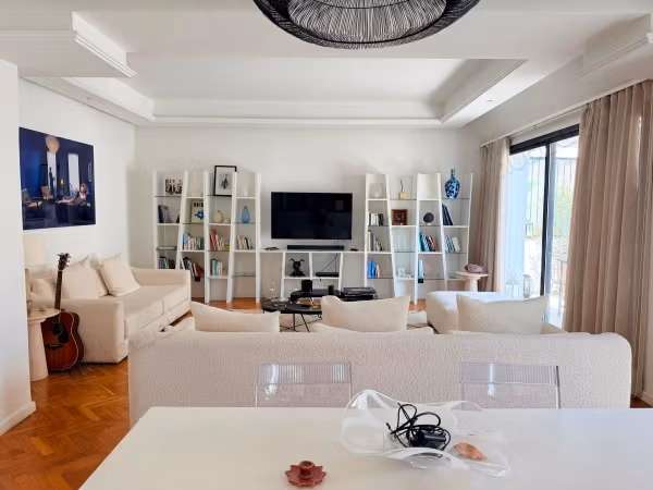 Duplex de excepción amueblado, 220 m², triángulo de oro