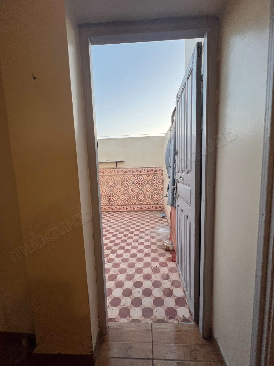 Appartement à louer en centre-ville. Superficie totale 80 m². Balcon