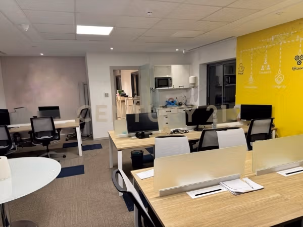 For Sale Office of 164m² at the Lakeside 2