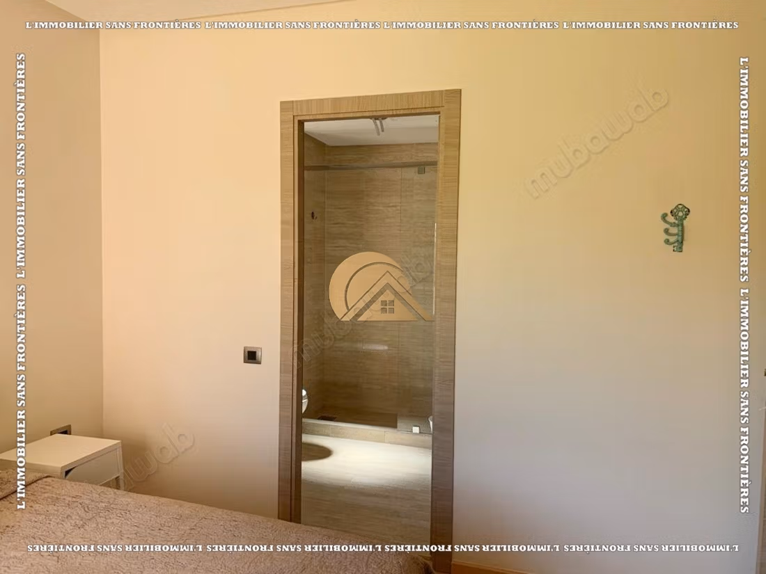 Apartamento amueblado de 112 m² con jardín privado – 3 habitaciones y piscina comunitaria