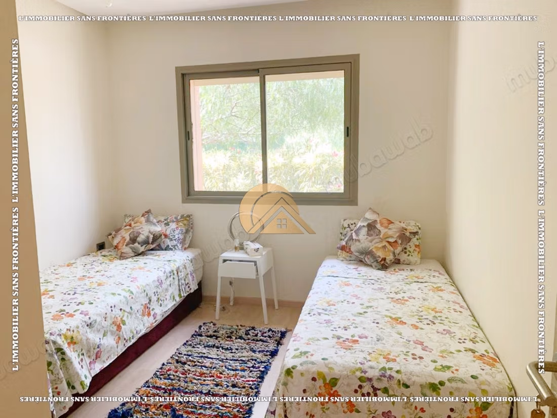 Apartamento amueblado de 112 m² con jardín privado – 3 habitaciones y piscina comunitaria