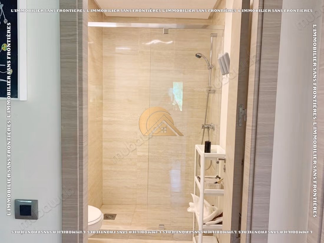Apartamento amueblado de 112 m² con jardín privado – 3 habitaciones y piscina comunitaria