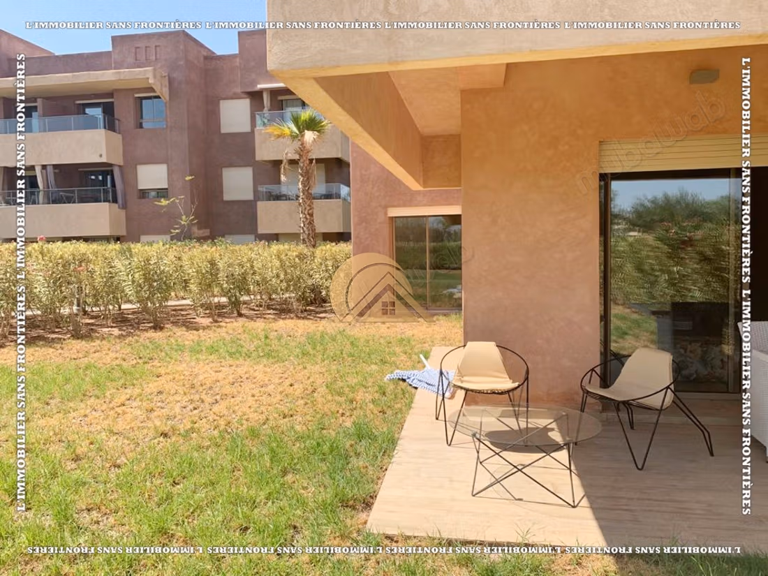 Apartamento amueblado de 112 m² con jardín privado – 3 habitaciones y piscina comunitaria