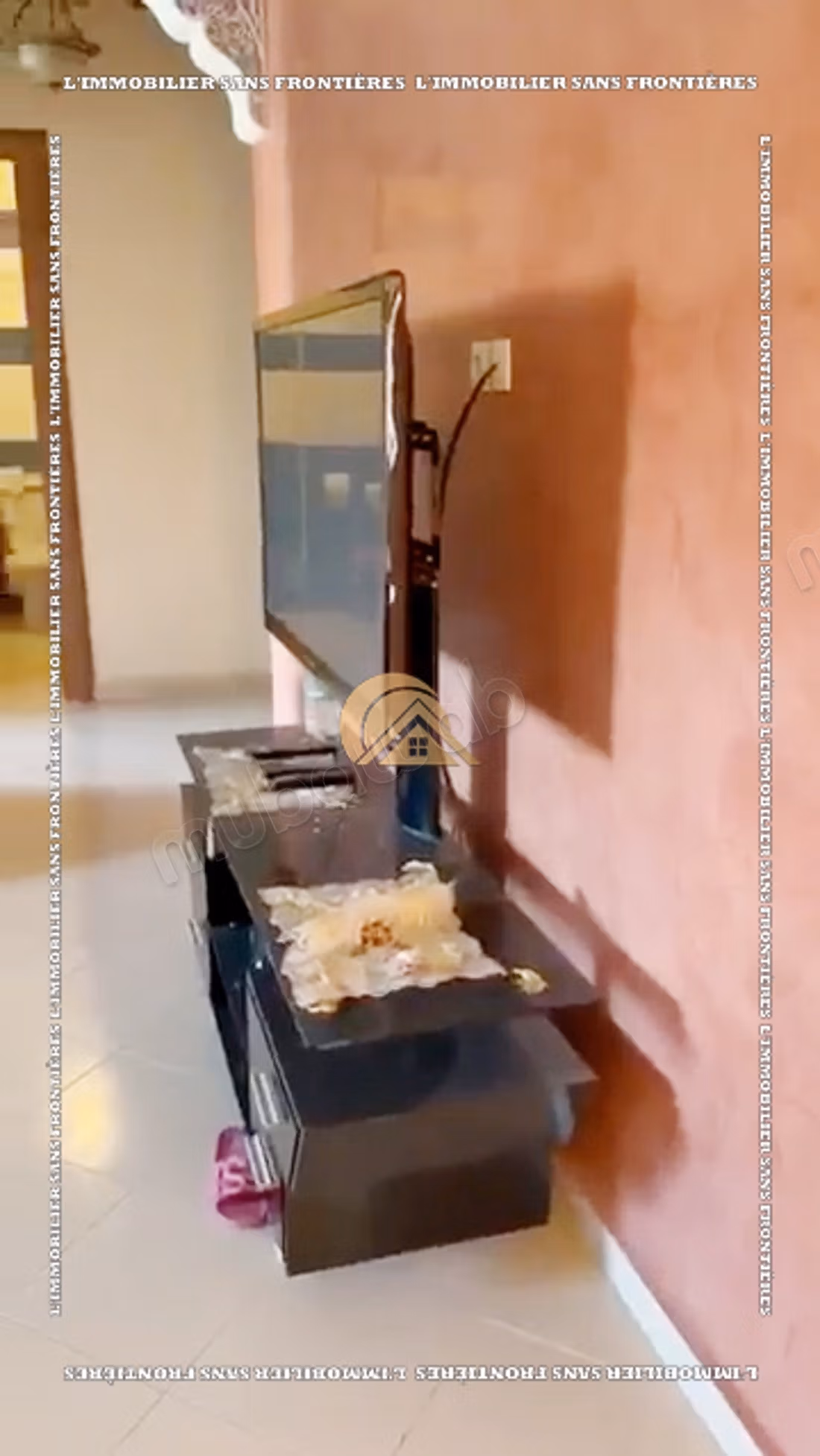 Appartement meublé de 77 m² à Azzouzia – 2 chambres, terrasse et résidence calme avec parking