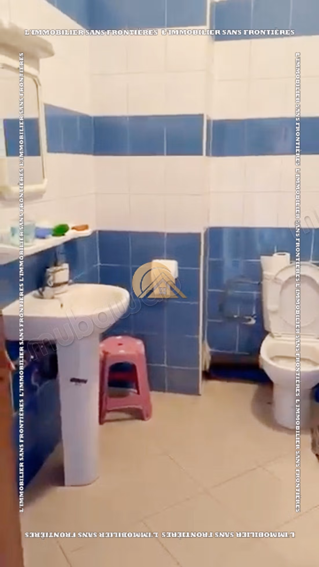 Appartement meublé de 77 m² à Azzouzia – 2 chambres, terrasse et résidence calme avec parking