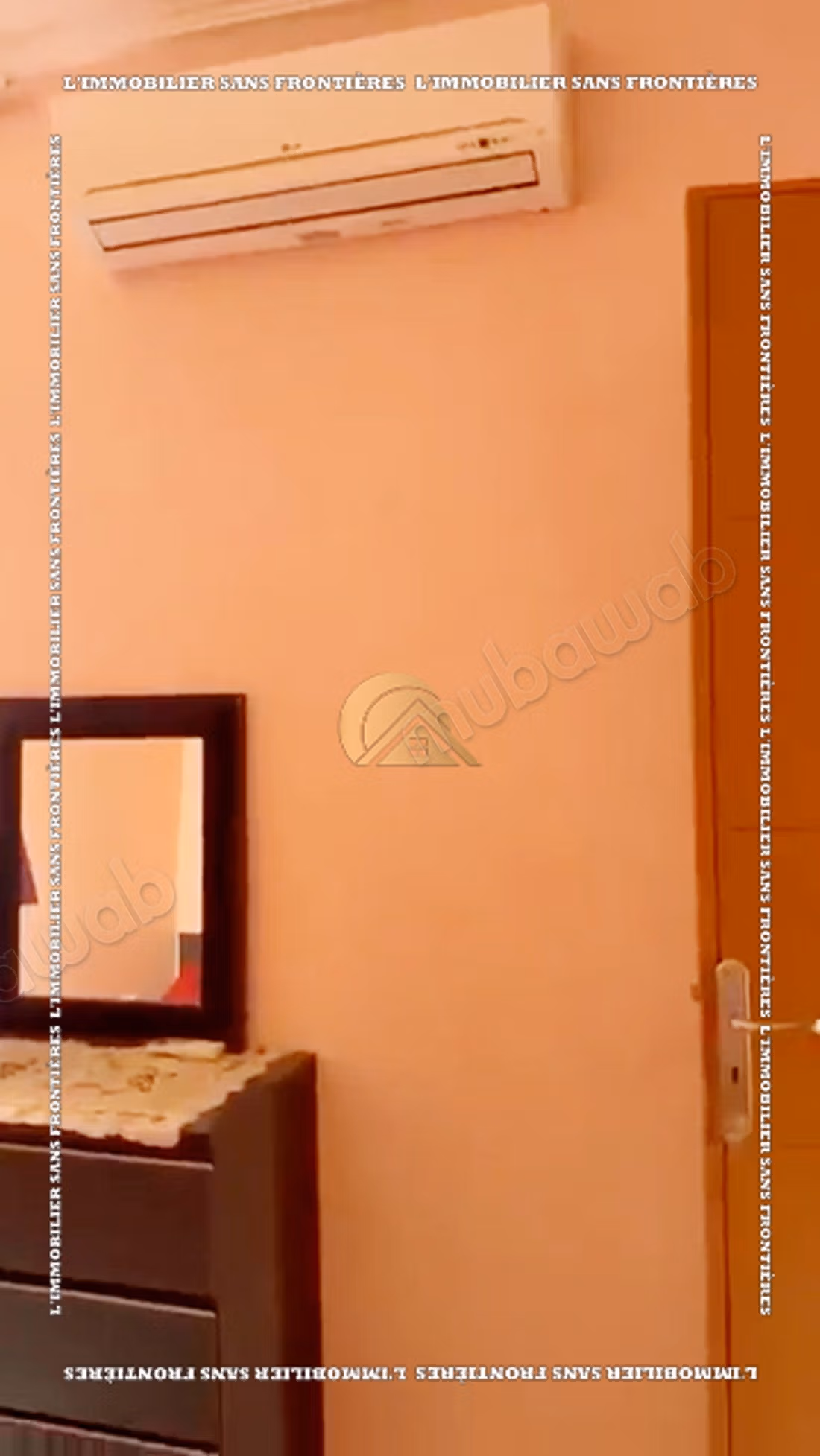 Appartement meublé de 77 m² à Azzouzia – 2 chambres, terrasse et résidence calme avec parking