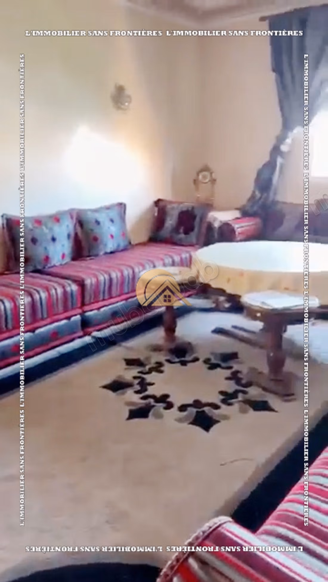 Appartement meublé de 77 m² à Azzouzia – 2 chambres, terrasse et résidence calme avec parking