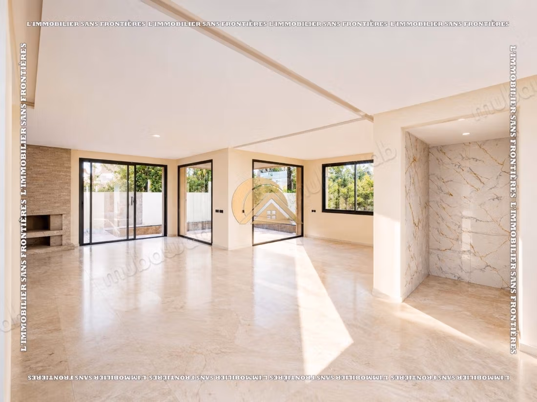 Villa vide de 470 m² à Targa – 4 habitaciones, suite, piscina privada y jardín