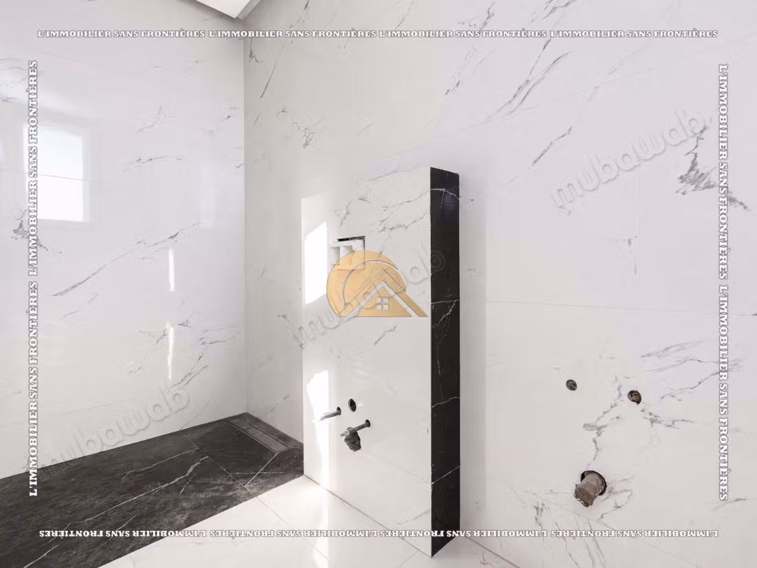 Villa vide de 470 m² à Targa – 4 habitaciones, suite, piscina privada y jardín