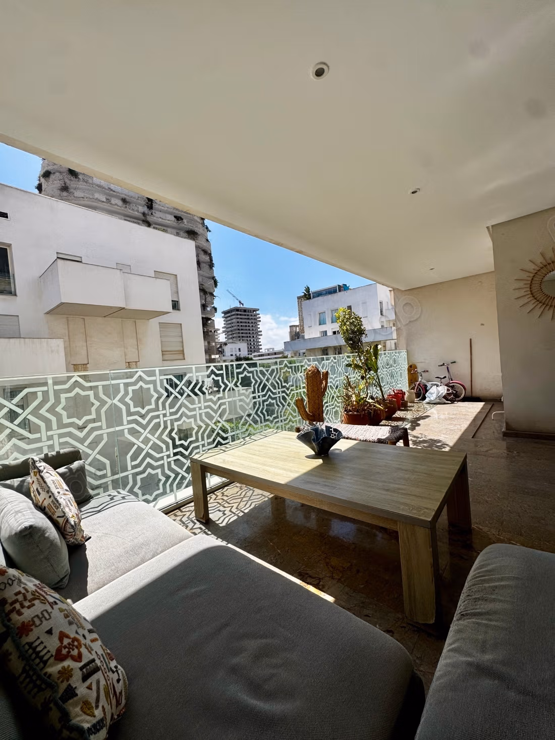 IN VENDITA – Appartamento con 2 camere da letto e terrazza CFC