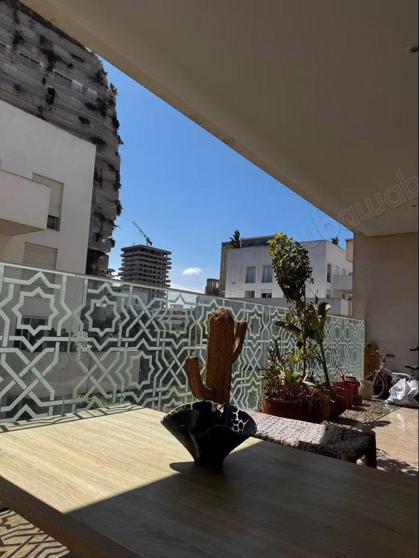 IN VENDITA – Appartamento con 2 camere da letto e terrazza CFC