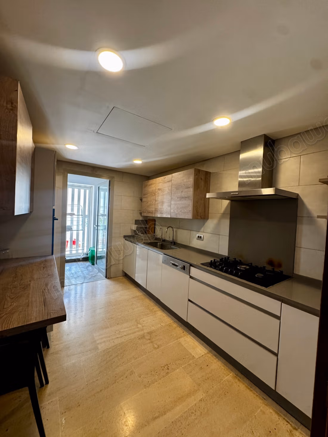 IN VENDITA – Appartamento con 2 camere da letto e terrazza CFC