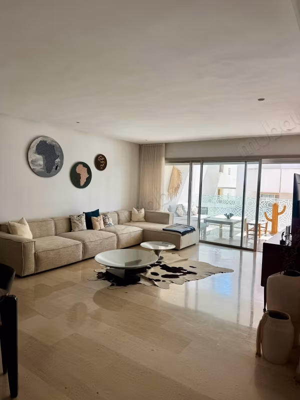 IN VENDITA – Appartamento con 2 camere da letto e terrazza CFC