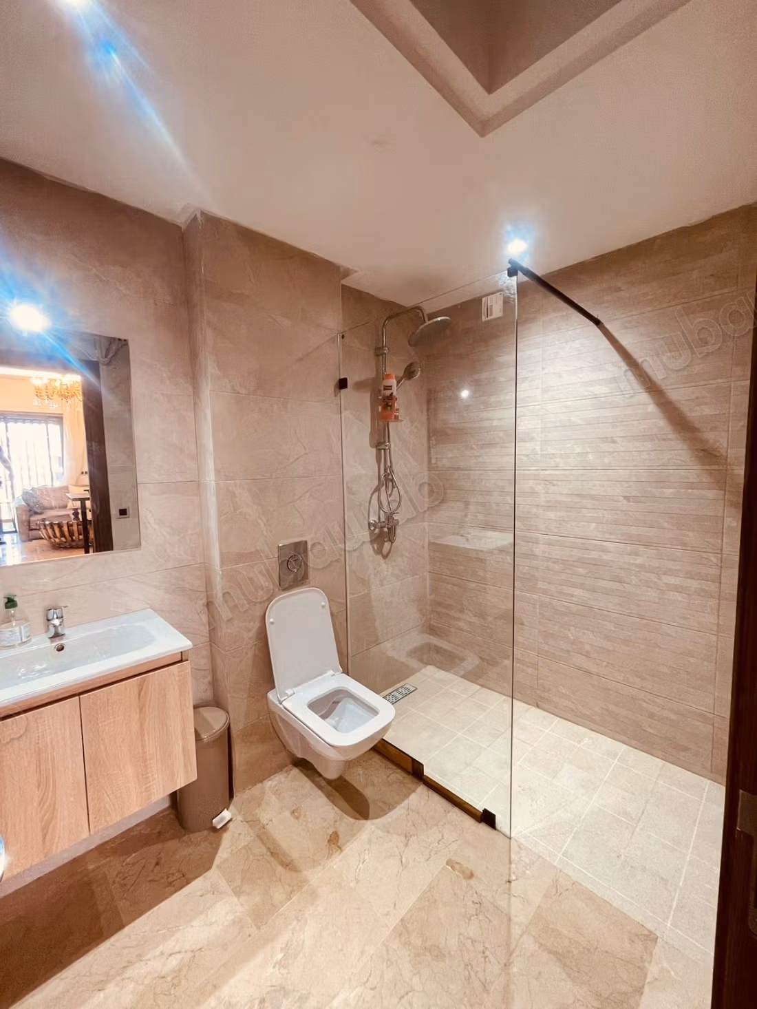 Magnifique studio meublé – Élégance et confort