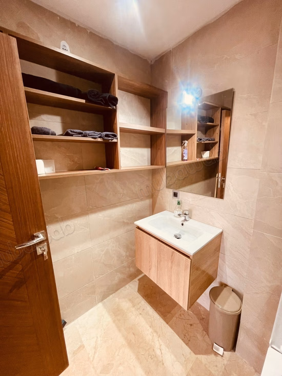Magnifique studio meublé – Élégance et confort
