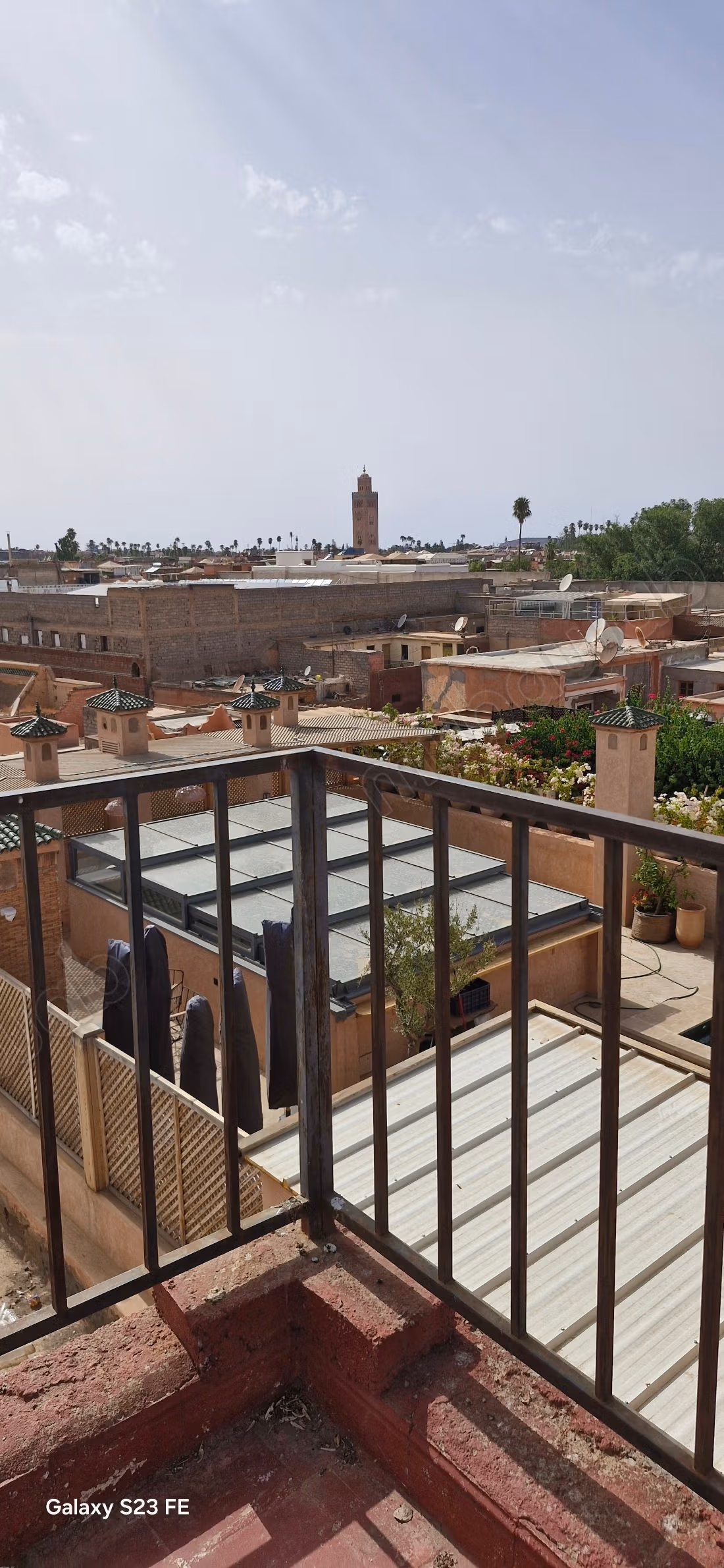 Ruime Riad met Dakterras en Prachtig Uitzicht