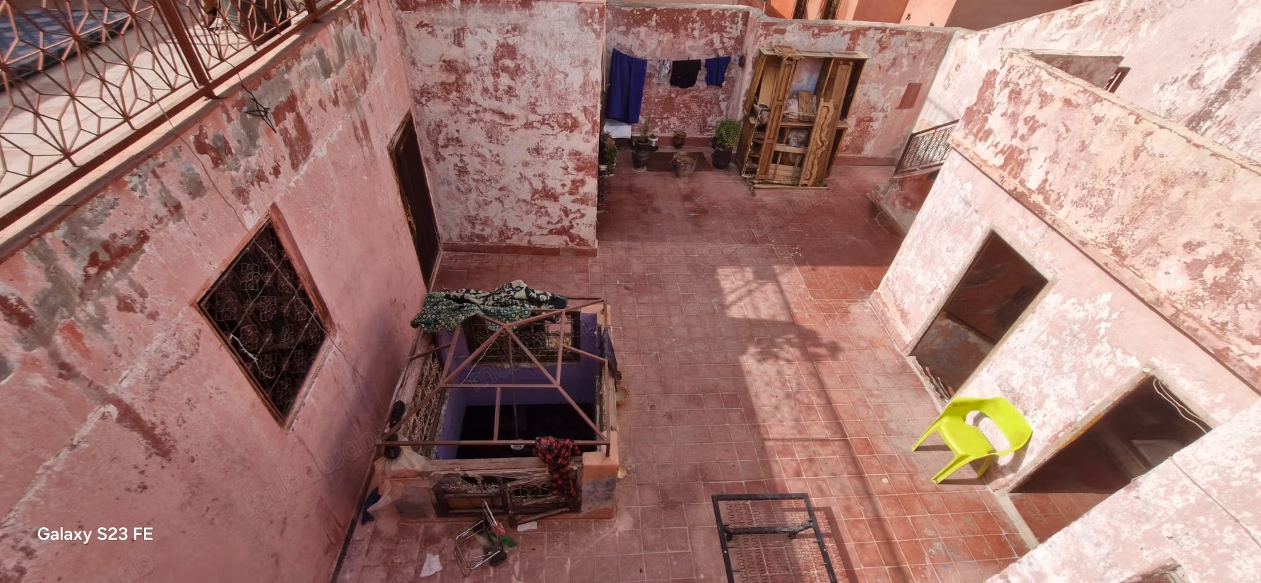 Ruime Riad met Dakterras en Prachtig Uitzicht
