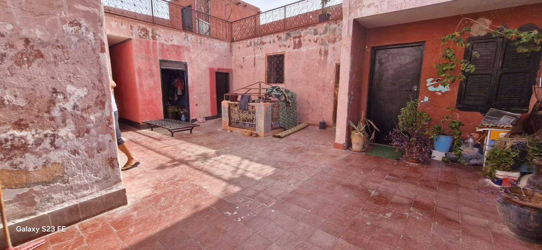 Ruime Riad met Dakterras en Prachtig Uitzicht