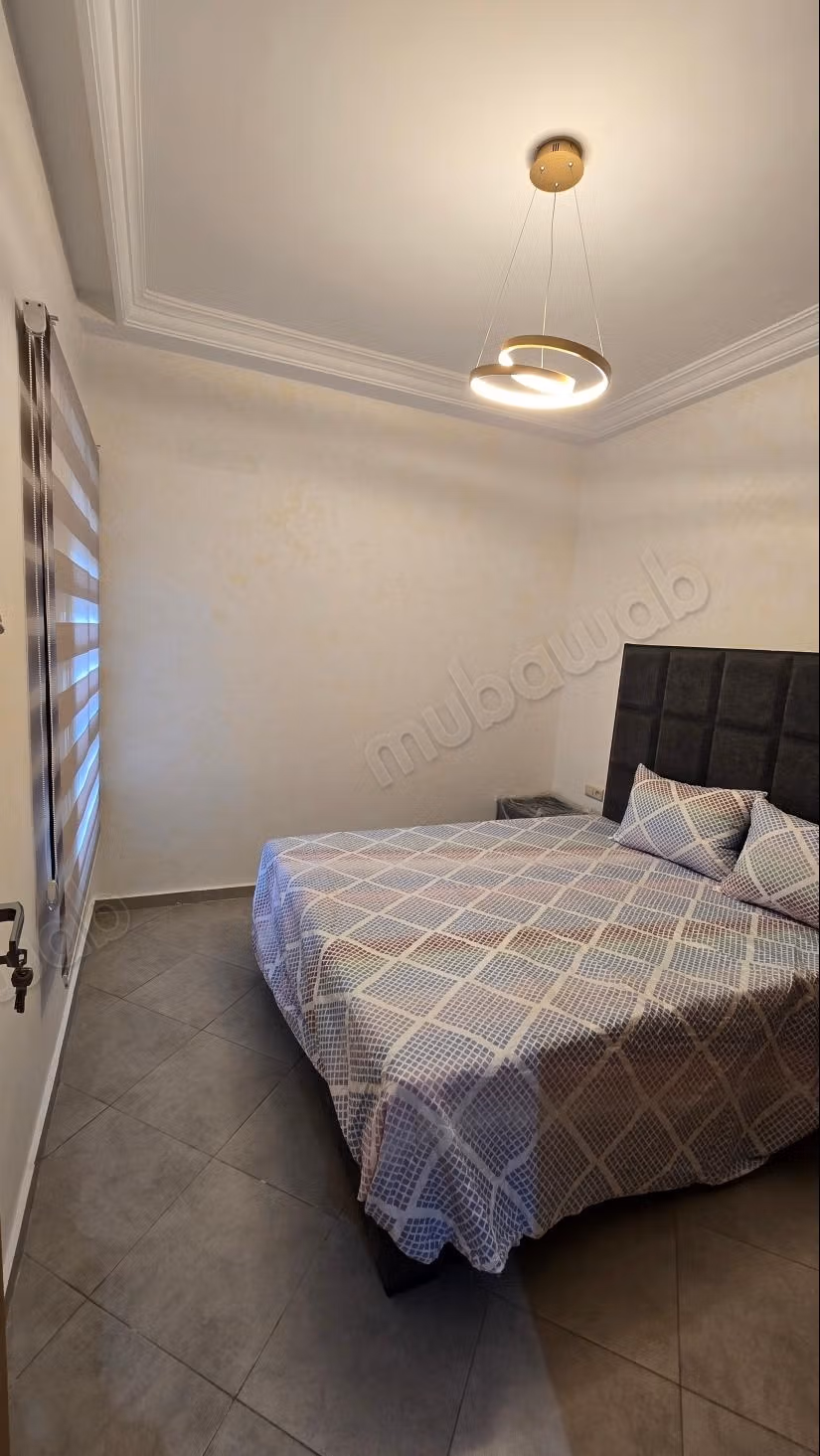 Bel appartement à louer à Martil. 2 chambres confortables. Environnement calme avec vue sur la montagne, fenêtre à double vitrage