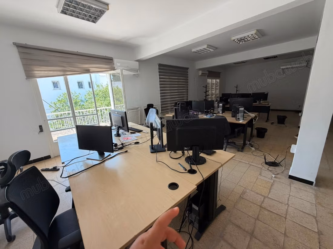 Equipped Office Villa 2 Large Open Spaces 5 Rooms