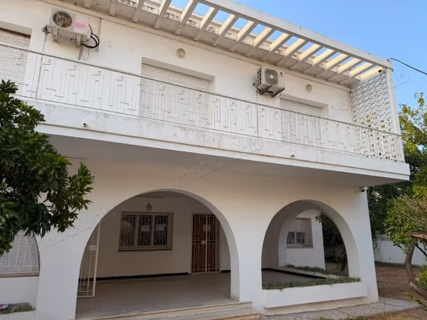 Equipped Office Villa 2 Large Open Spaces 5 Rooms