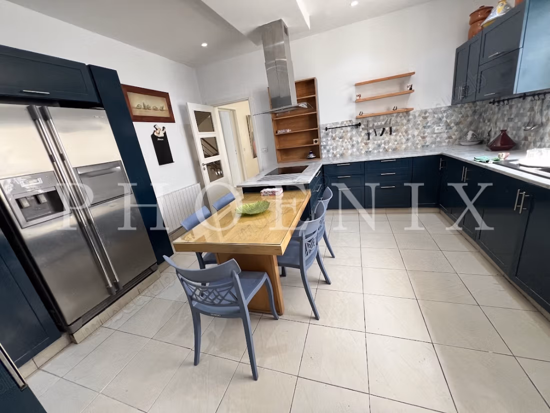 Villa S5 meublée avec piscine à Gammarth