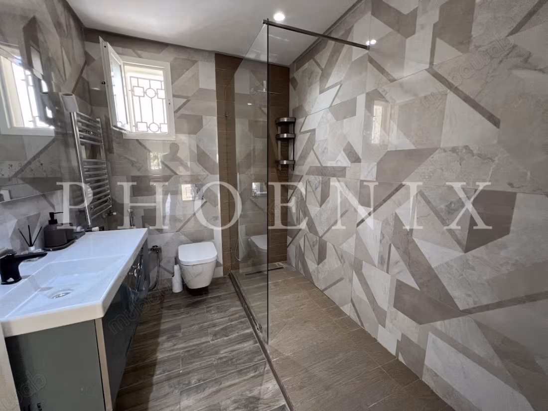 Villa S5 meublée avec piscine à Gammarth