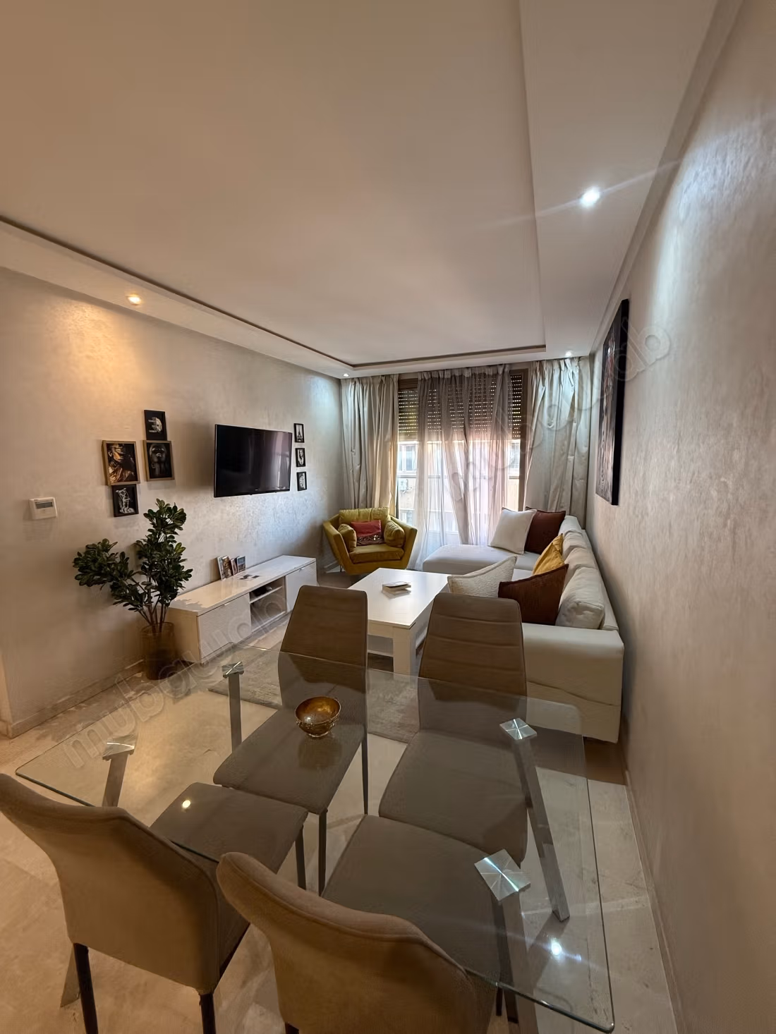 Superbe appartement à louer en plein centre ville Guéliz. 2 belles chambres. Meublé — 3