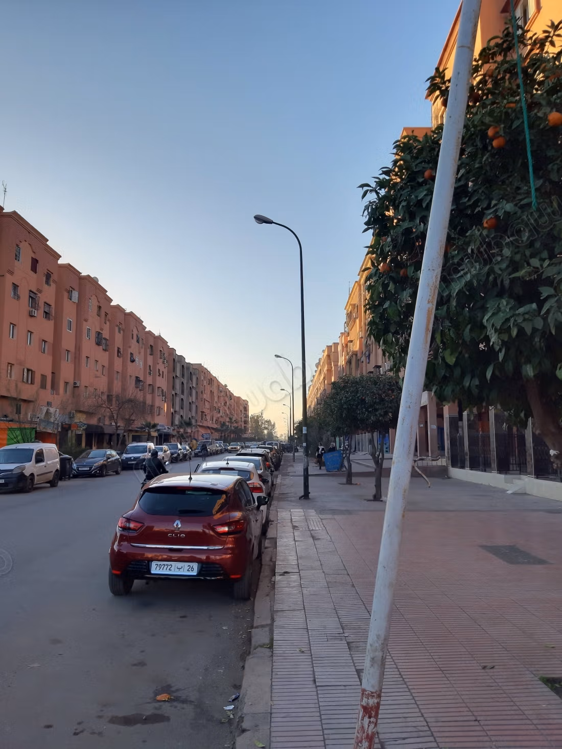 بيع شقة جميلة فارغة على شارع العراق