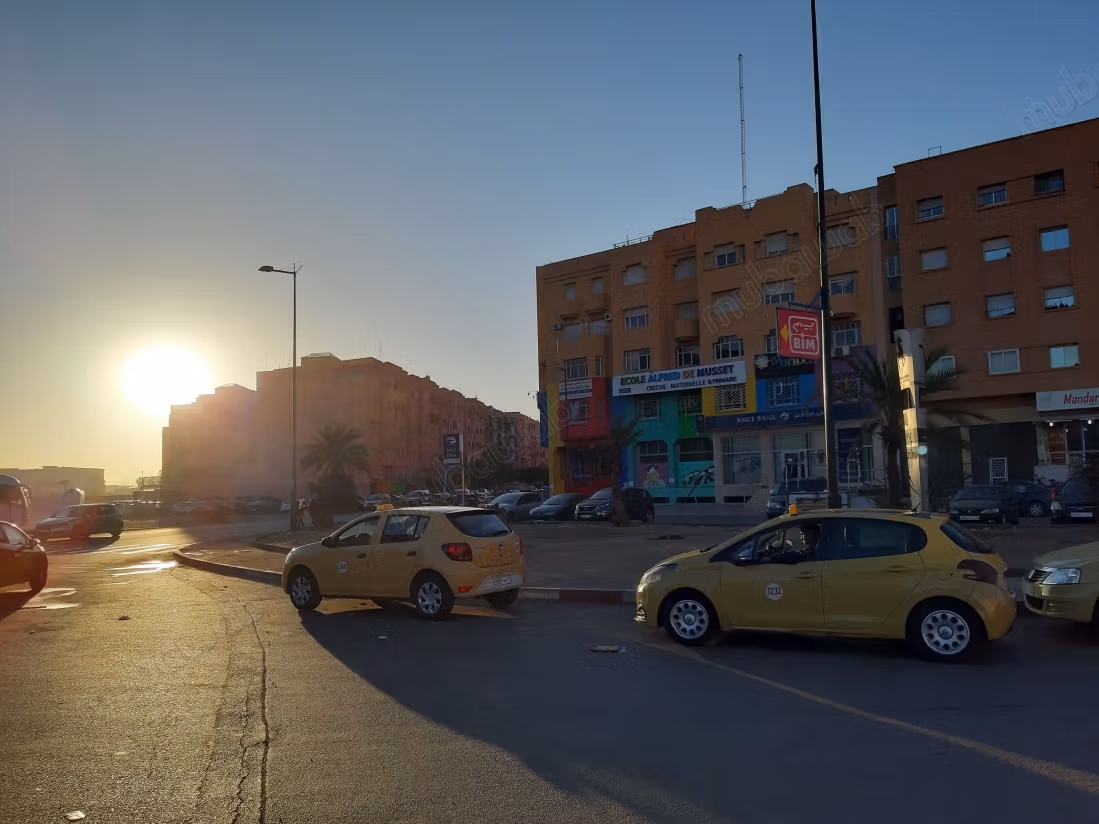 بيع شقة جميلة فارغة على شارع العراق