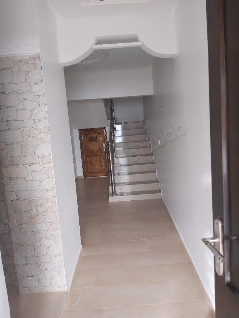 Casa in vendita. 5 belle stanze. Parcheggio privato