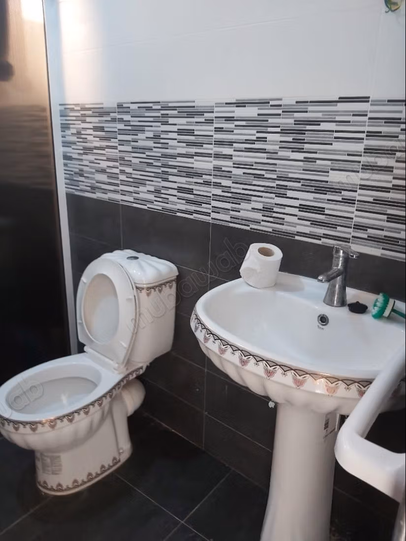Casa in vendita. 5 belle stanze. Parcheggio privato