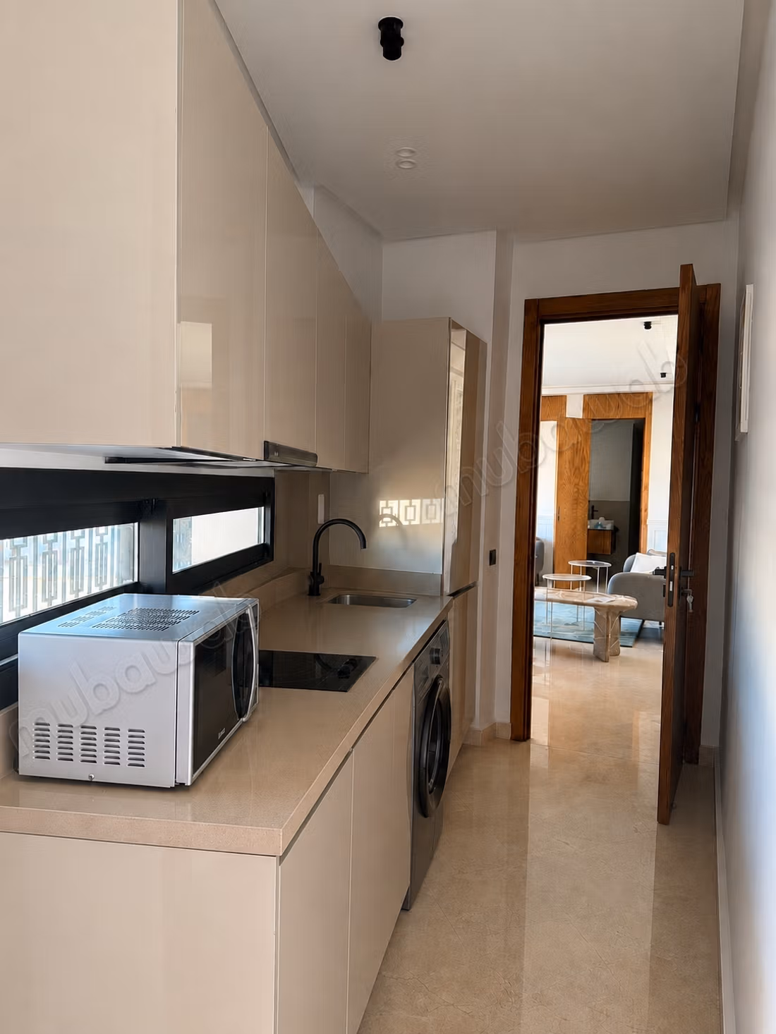 Studio arredato di pregio - terrazza e parcheggio