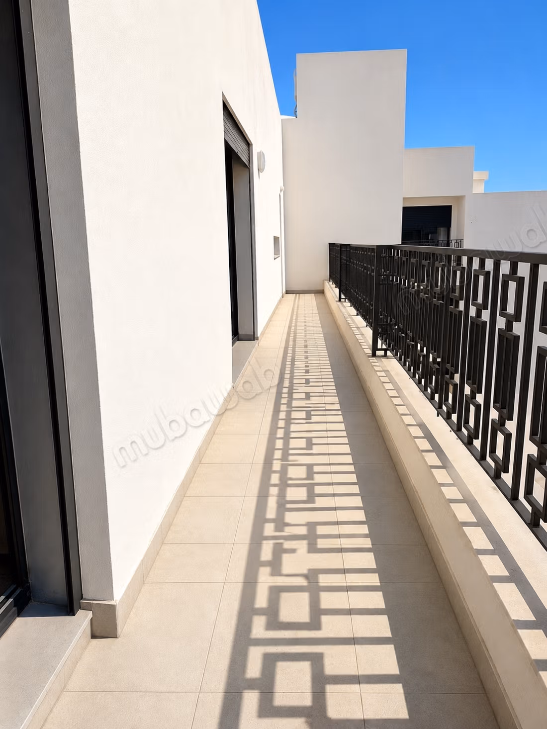 Studio arredato di pregio - terrazza e parcheggio