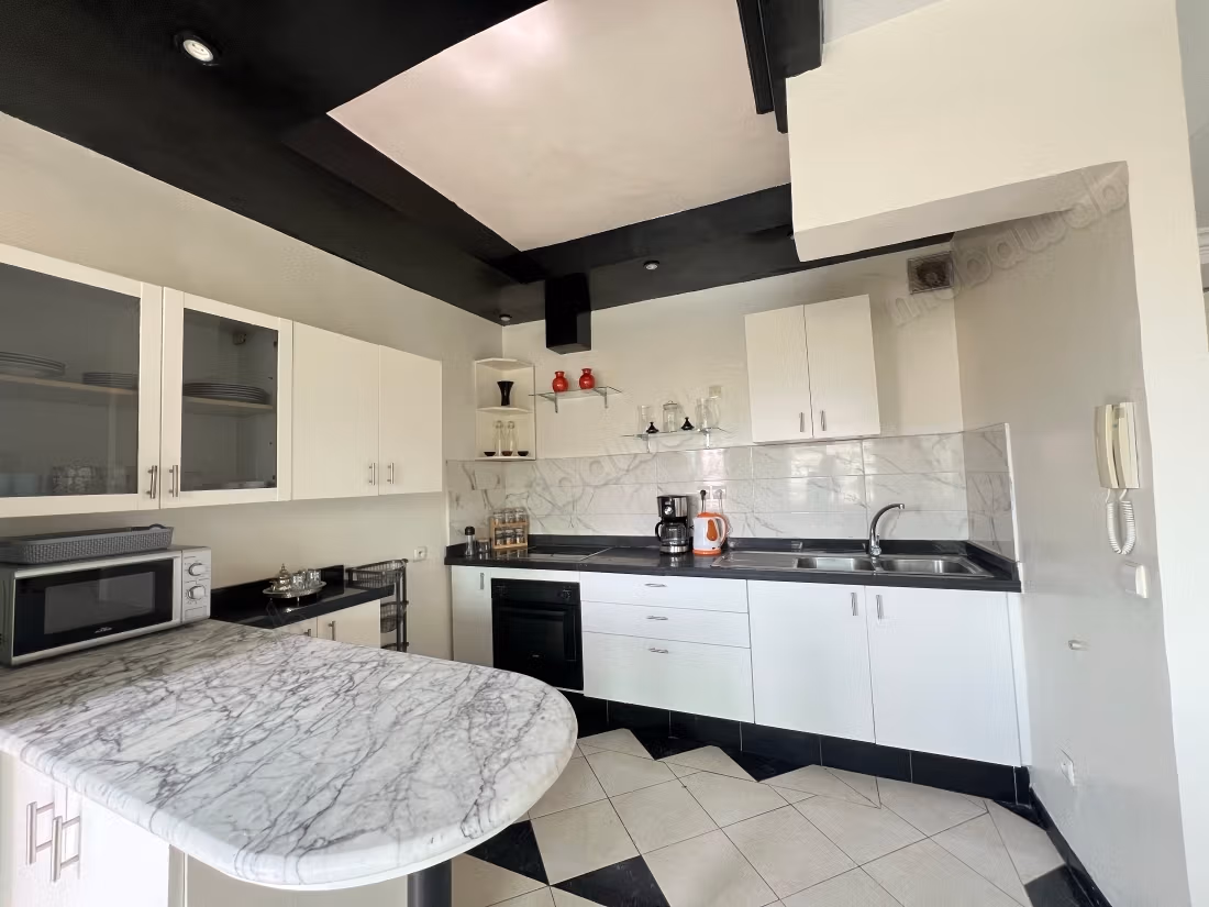Al hank: location studio meuble