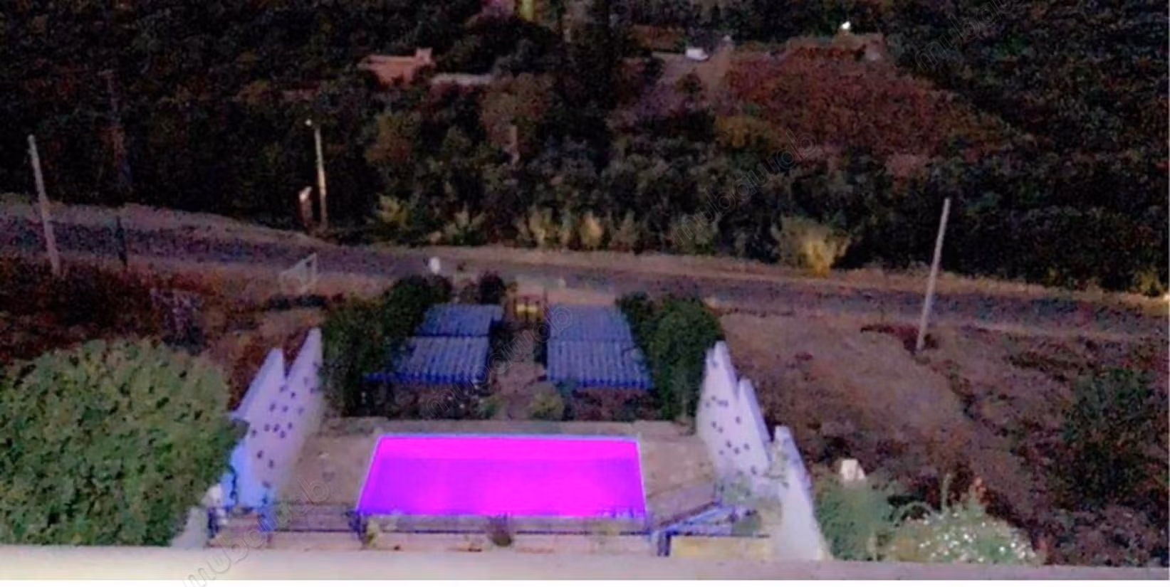 Gran villa con piscina y vista a la montaña