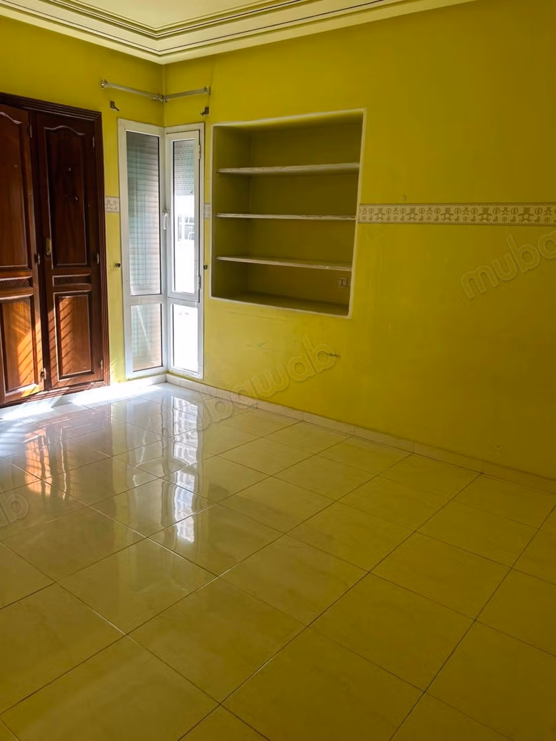 Bel appartement en location à Nouvelle Ville. 
3 chambres. 
Meublé
