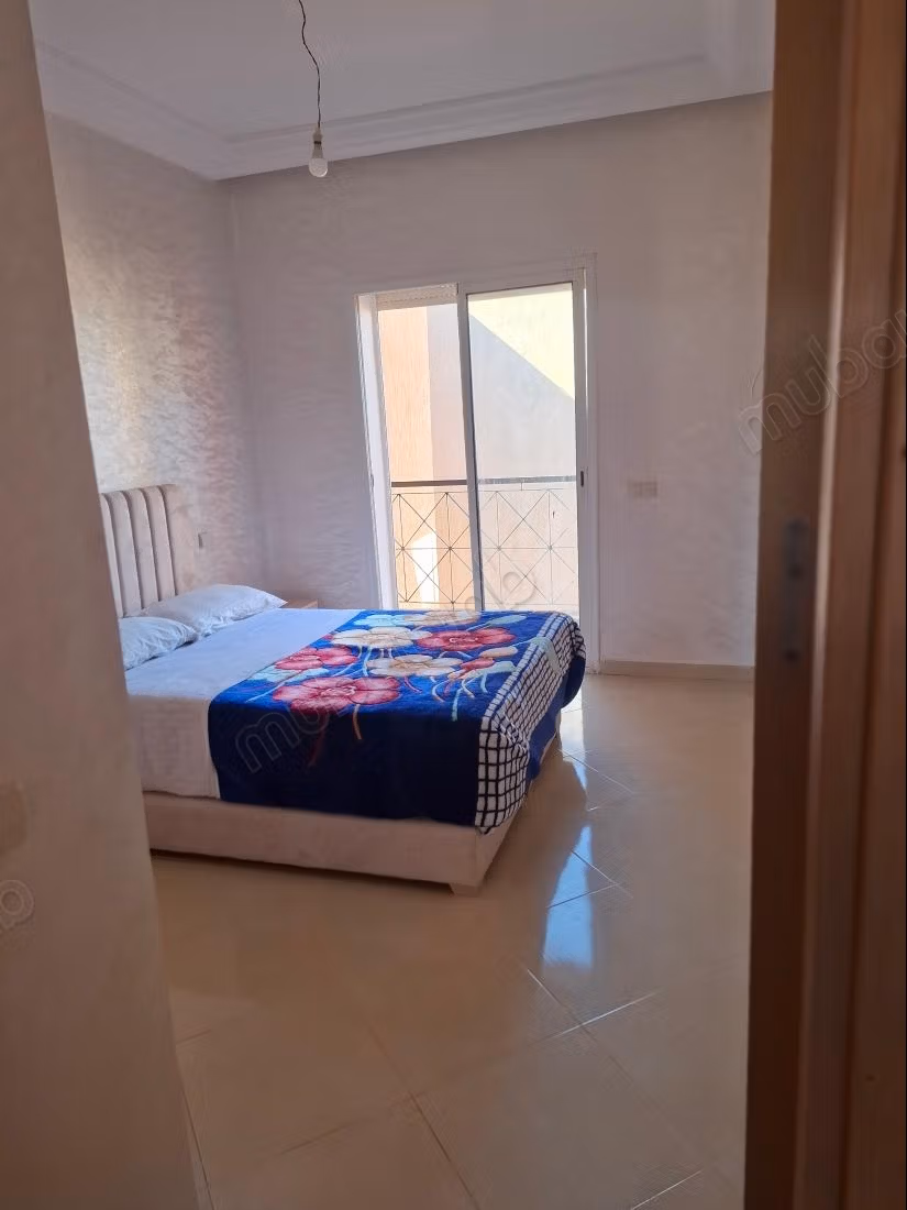 Très bel appartement en location à Administratif. 
2 belles chambres. 
Jardin et terrasse