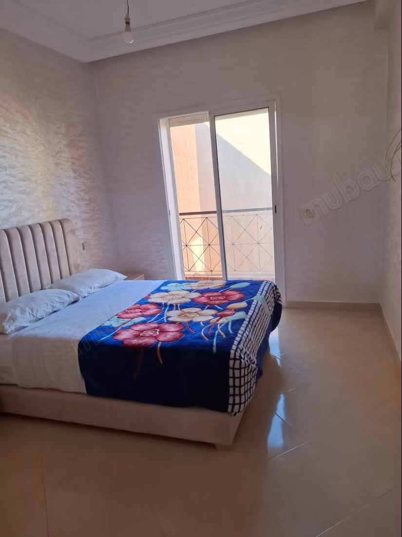 Très bel appartement en location à Administratif. 
2 belles chambres. 
Jardin et terrasse